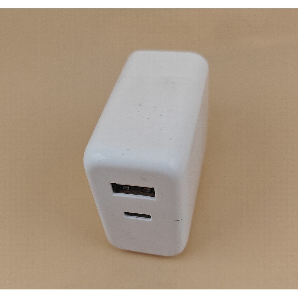 Insignia 32W Wall Charger Dual Port USB C USB Fast Charging Adapter Plug